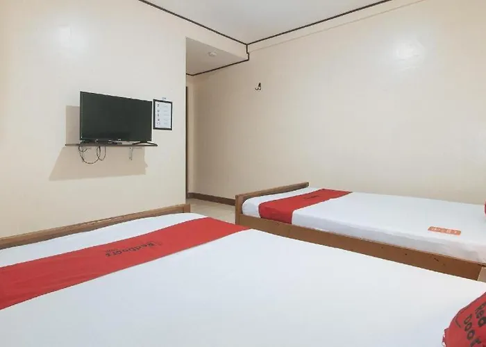 Reddoorz @ Elegance Near Naia T3 2*