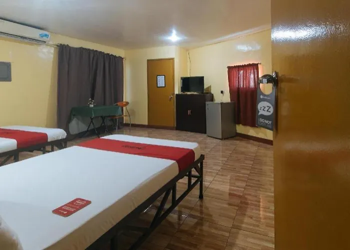 Reddoorz @ Elegance Near Naia T3 2*