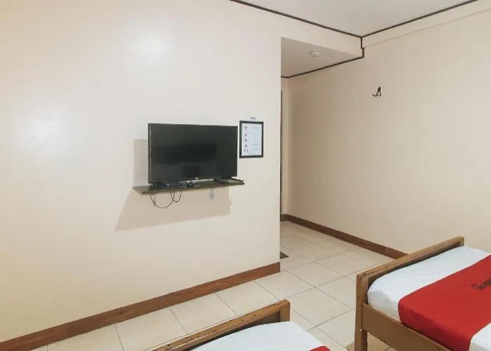 Reddoorz @ Elegance Near Naia T3